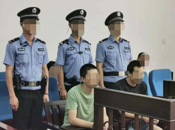 在别人的电表旁搭根线 偷电4.7万 是无心之失还是故意为之?</